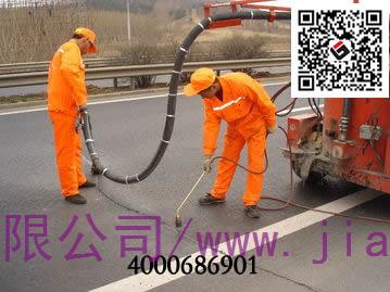 灌縫膠進行路面裂縫維修