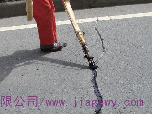 瀝青路面不同季節(jié)該如何養(yǎng)護？